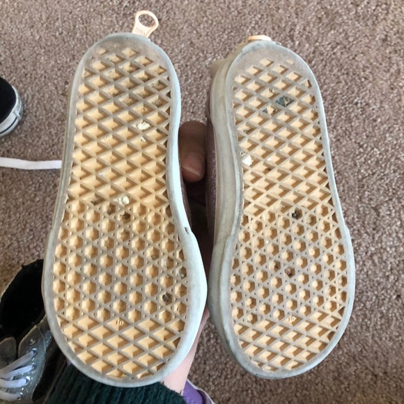 Vans - Picture 2 of 2